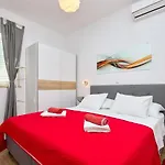 Aqua Dream - Private Jacuzzi, Wood Bbq , Terrace , Ground Floor דירה Mokošica