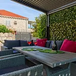 Aqua Dream - Private Jacuzzi, Wood Bbq , Terrace , Ground Floor *