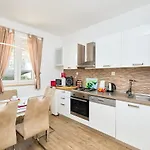 Aqua Dream - Private Jacuzzi, Wood Bbq , Terrace , Ground Floor