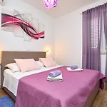 Lejlighed Aqua Dream - Private Jacuzzi, Wood Bbq , Terrace , Ground Floor