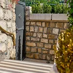 Aqua Dream - Private Jacuzzi, Wood Bbq , Terrace , Ground Floor * Mokošica