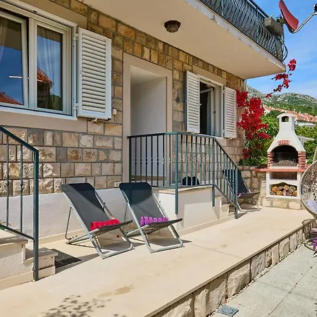 Aqua Dream - Private Jacuzzi, Wood Bbq , Terrace , Ground Floor 公寓