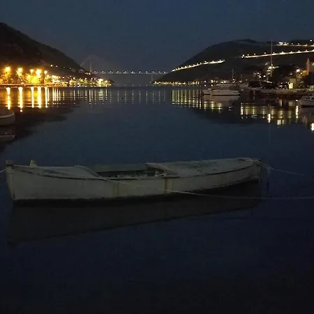 Aqua Dream - Private Jacuzzi, Wood Bbq , Terrace , Ground Floor * Mokošica