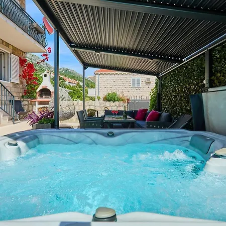 公寓 Aqua Dream - Private Jacuzzi, Wood Bbq , Terrace , Ground Floor *