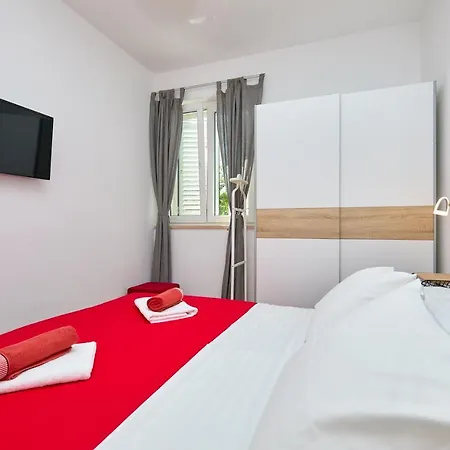 Aqua Dream - Private Jacuzzi, Wood Bbq , Terrace , Ground Floor 公寓