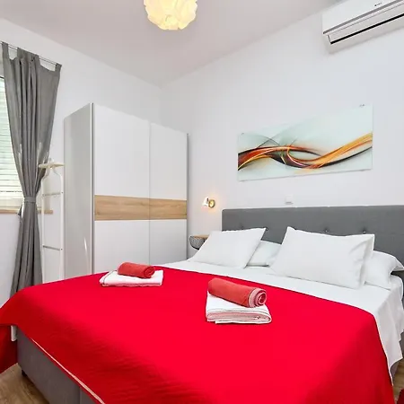 Aqua Dream - Private Jacuzzi, Wood Bbq , Terrace , Ground Floor 公寓 Mokošica
