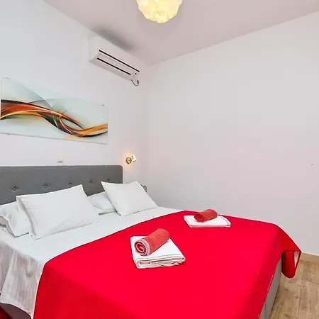 Aqua Dream - Private Jacuzzi, Wood Bbq , Terrace , Ground Floor Mokošica