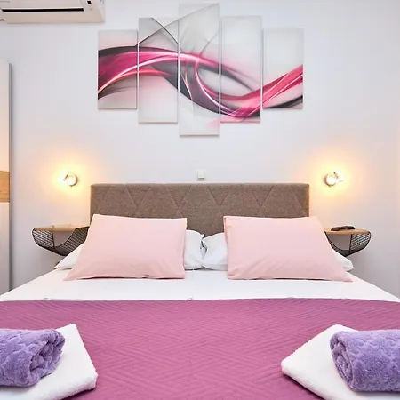 Aqua Dream - Private Jacuzzi, Wood Bbq , Terrace , Ground Floor Апартаменты *