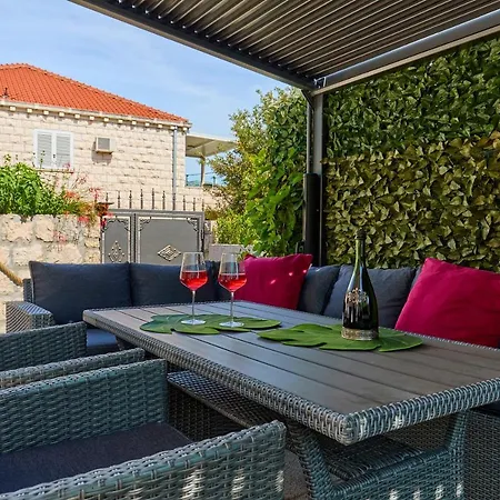 Aqua Dream - Private Jacuzzi, Wood Bbq , Terrace , Ground Floor *