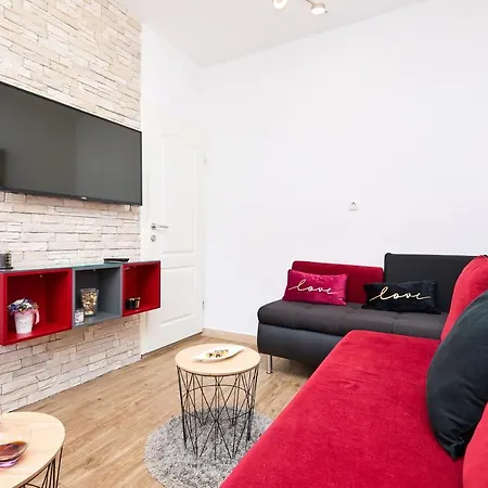 Aqua Dream - Private Jacuzzi, Terrace , Ground Floor