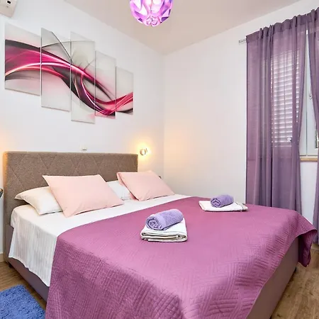 公寓 Aqua Dream - Private Jacuzzi, Wood Bbq , Terrace , Ground Floor