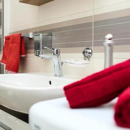 Aqua Dream - Private Jacuzzi, Terrace , Ground Floor