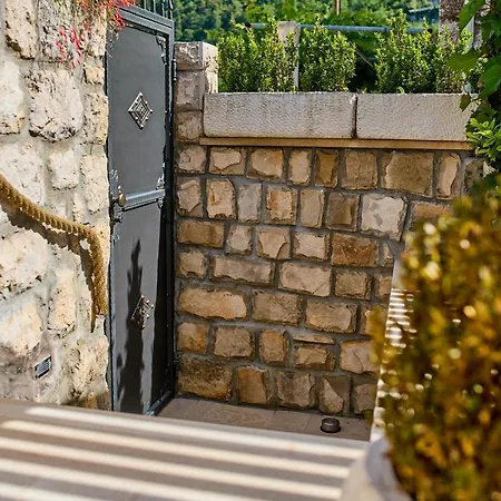 Aqua Dream - Private Jacuzzi, Wood Bbq , Terrace , Ground Floor * Mokošica