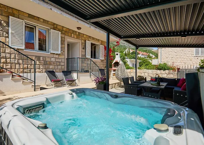 Aqua Dream - Private Jacuzzi, Wood Bbq , Terrace , Ground Floor Apartament
