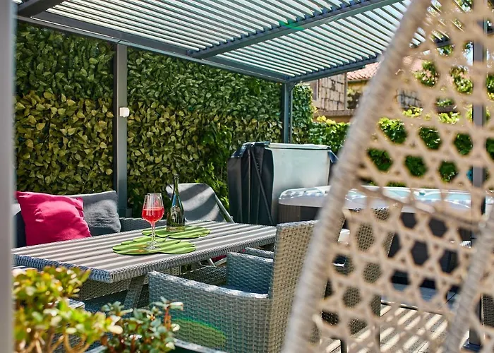 Aqua Dream - Private Jacuzzi, Wood Bbq , Terrace , Ground Floor Apartament