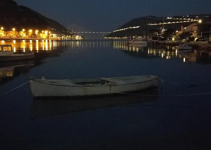 Aqua Dream - Private Jacuzzi, Wood Bbq , Terrace , Ground Floor * Mokošica