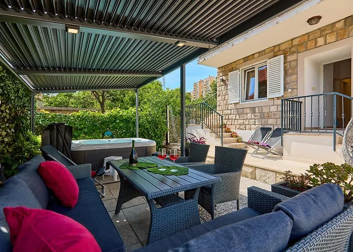Apartamento Aqua Dream - Private Jacuzzi, Wood Bbq , Terrace , Ground Floor