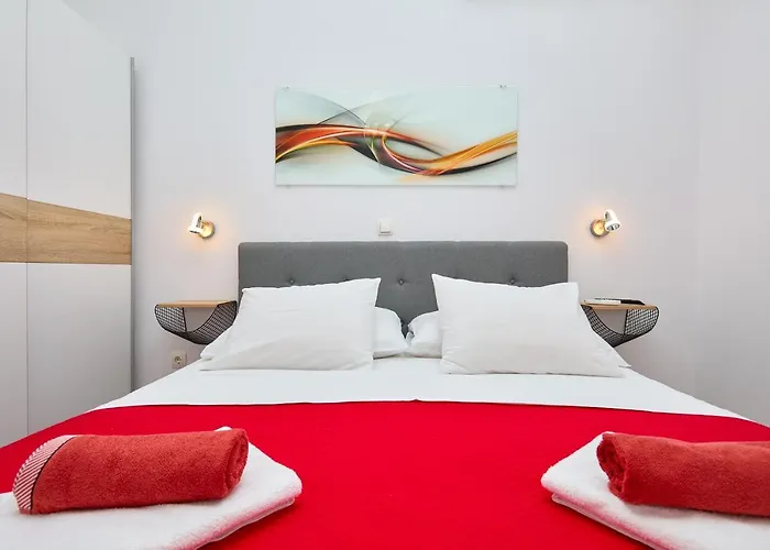 Aqua Dream - Private Jacuzzi, Wood Bbq , Terrace , Ground Floor