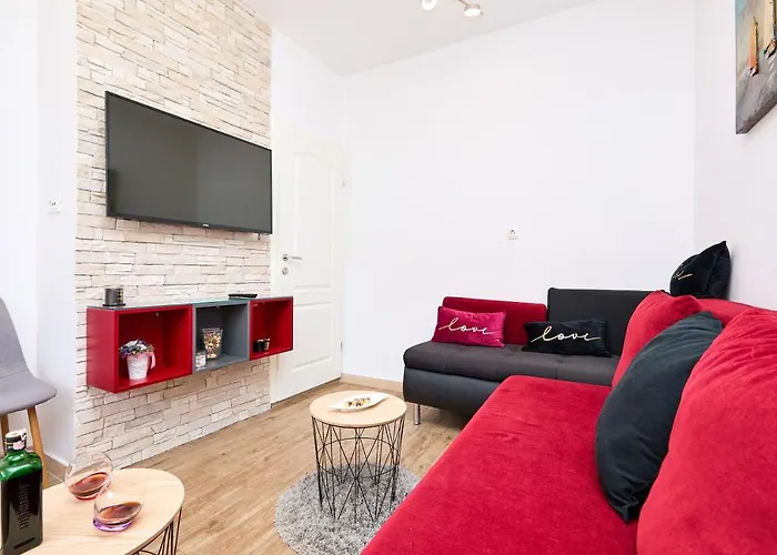 Aqua Dream - Private Jacuzzi, Wood Bbq , Terrace , Ground Floor