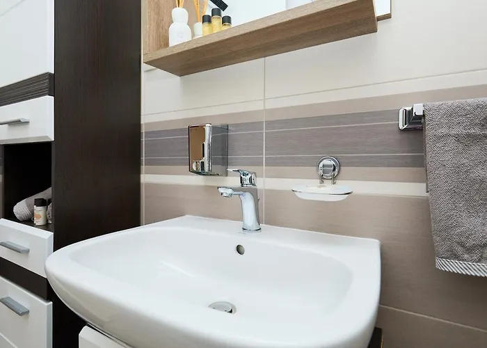 Aqua Dream - Private Jacuzzi, Wood Bbq , Terrace , Ground Floor Apartament