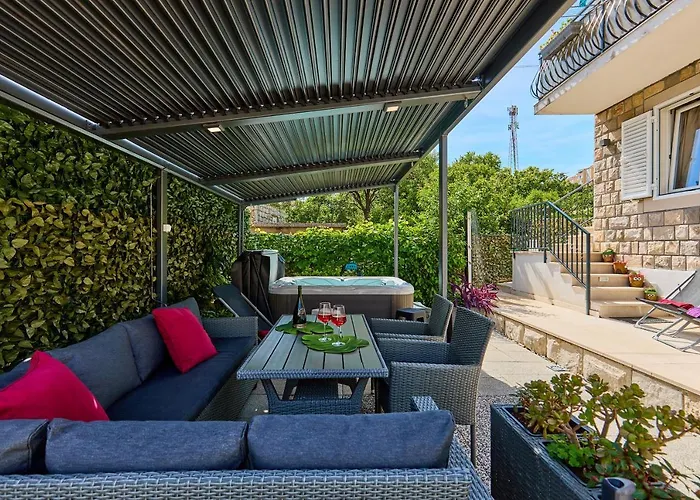 Apartament Aqua Dream - Private Jacuzzi, Wood Bbq , Terrace , Ground Floor Mokošica