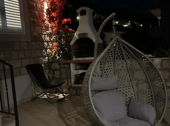 Aqua Dream - Private Jacuzzi, Wood Bbq , Terrace , Ground Floor *